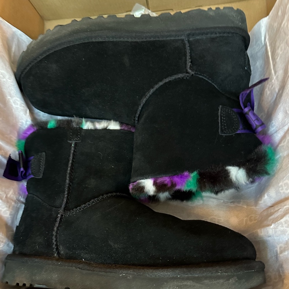 FUNKY UGGS! - Picture 2 of 2